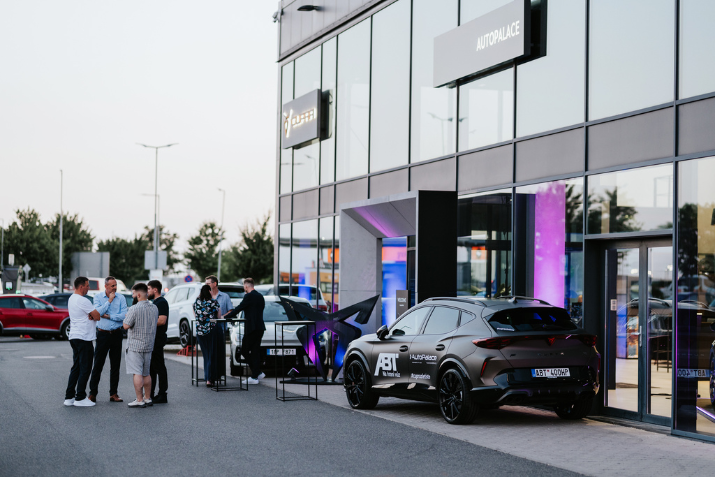 Slavnostní otevření Cupra garáže